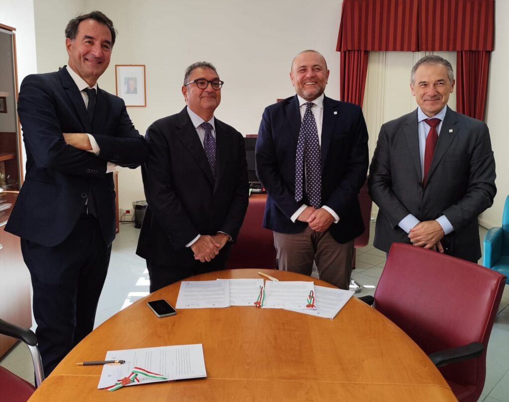 collaborazione con la Direzione dell'Economia montana e delle foreste del ministero e CONAF